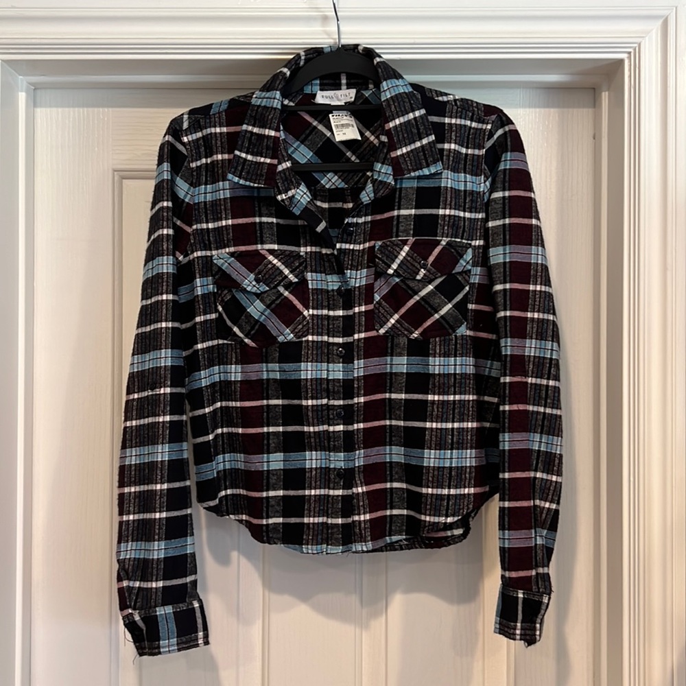 Full Tilt Women’s  Flannel Plaid Shirt Medium